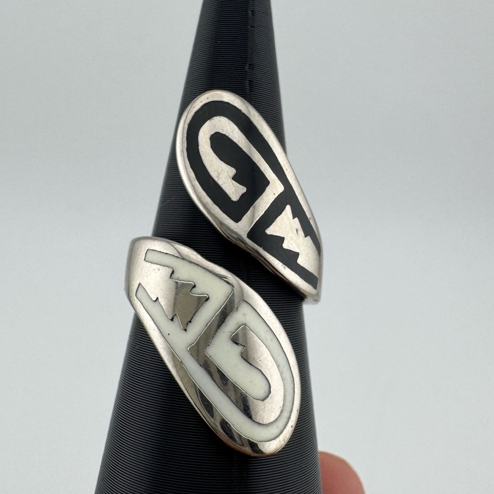 Hopi Sterling Silver Inlay Silver and Black Women’s‎ Ring Sz 5